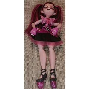 Monster High Draculaura Fashion Doll Articulated Pink Hair Black Dress Shoes